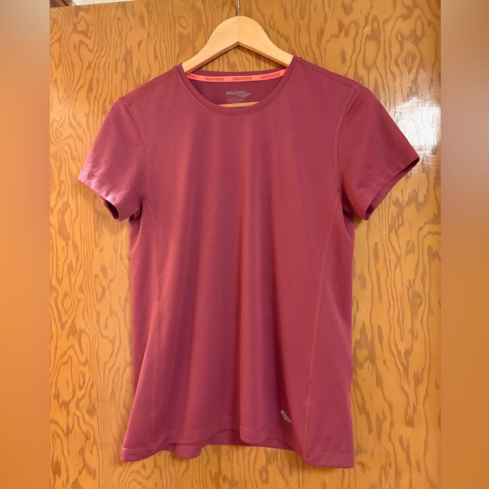 Saucony women’s training shirt